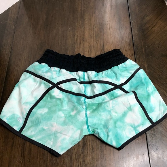 Lululemon tracks size 8 - Picture 2 of 4